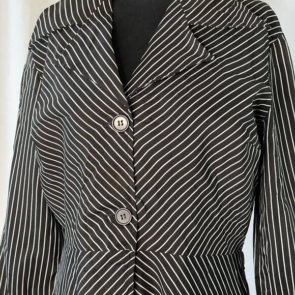 Vintage 1970s Jolie Femme Black & White Diagonal Stripe Dress – Size 46 - Picture 15 of 16